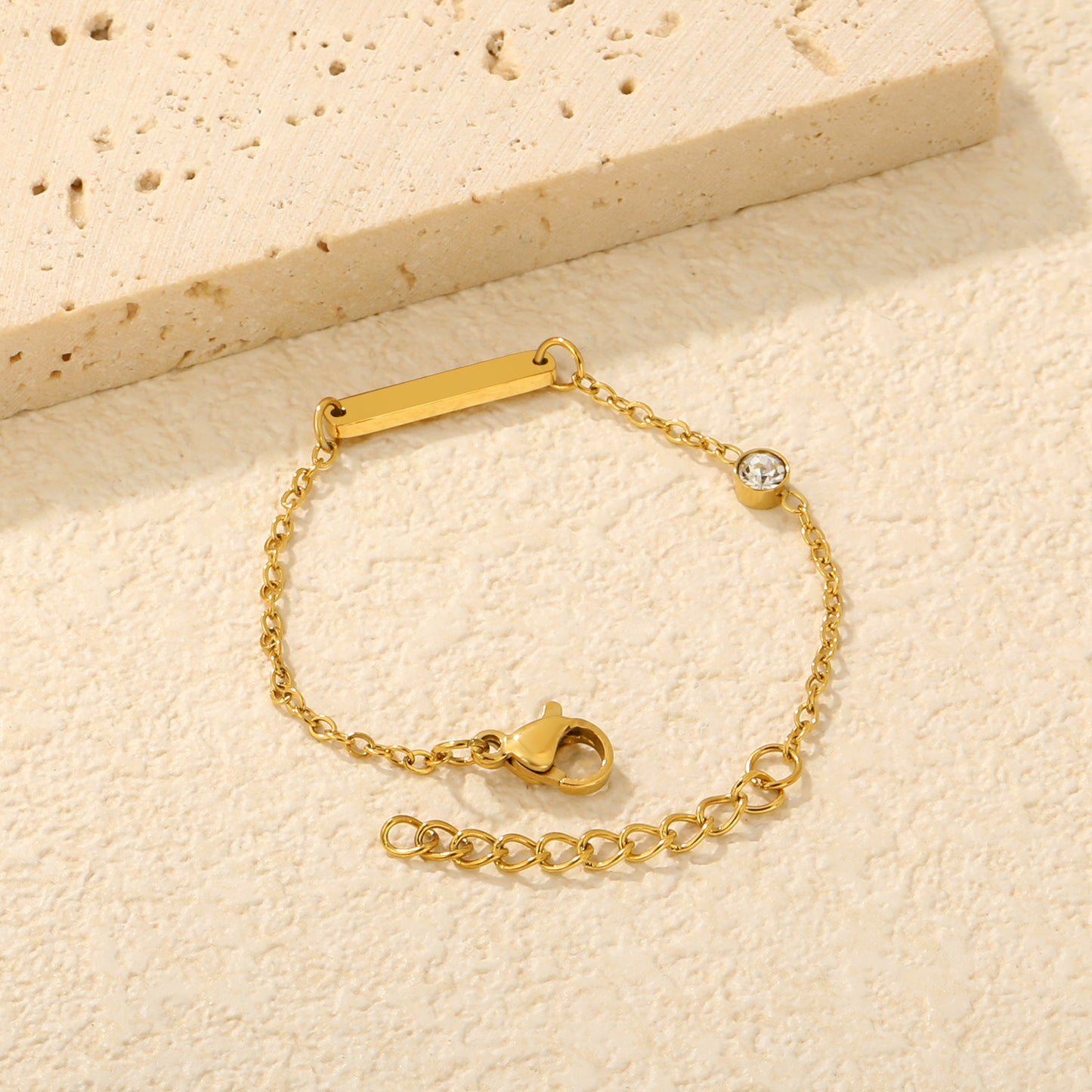 Solitaire Customised bracelet side angle – custom engraved kids bracelet by Twisty Locks